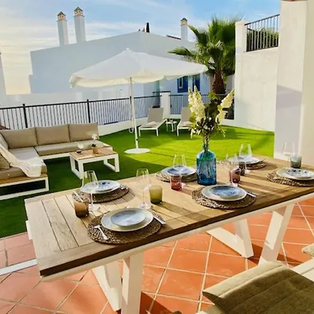 Apart. Paraiso Pueblo - 6 Pools - Golf 2001 Estepona