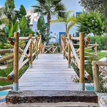 Apart. Paraiso Pueblo - 6 Pools - Golf 2001 * 에스테포나